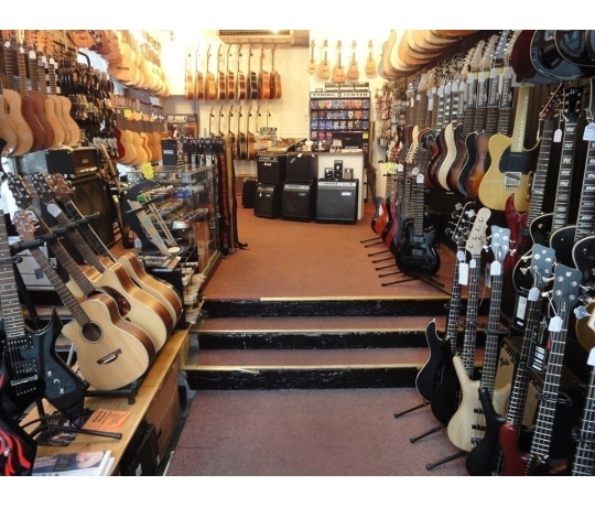 Ness Music : Guitares et services de haute qualité